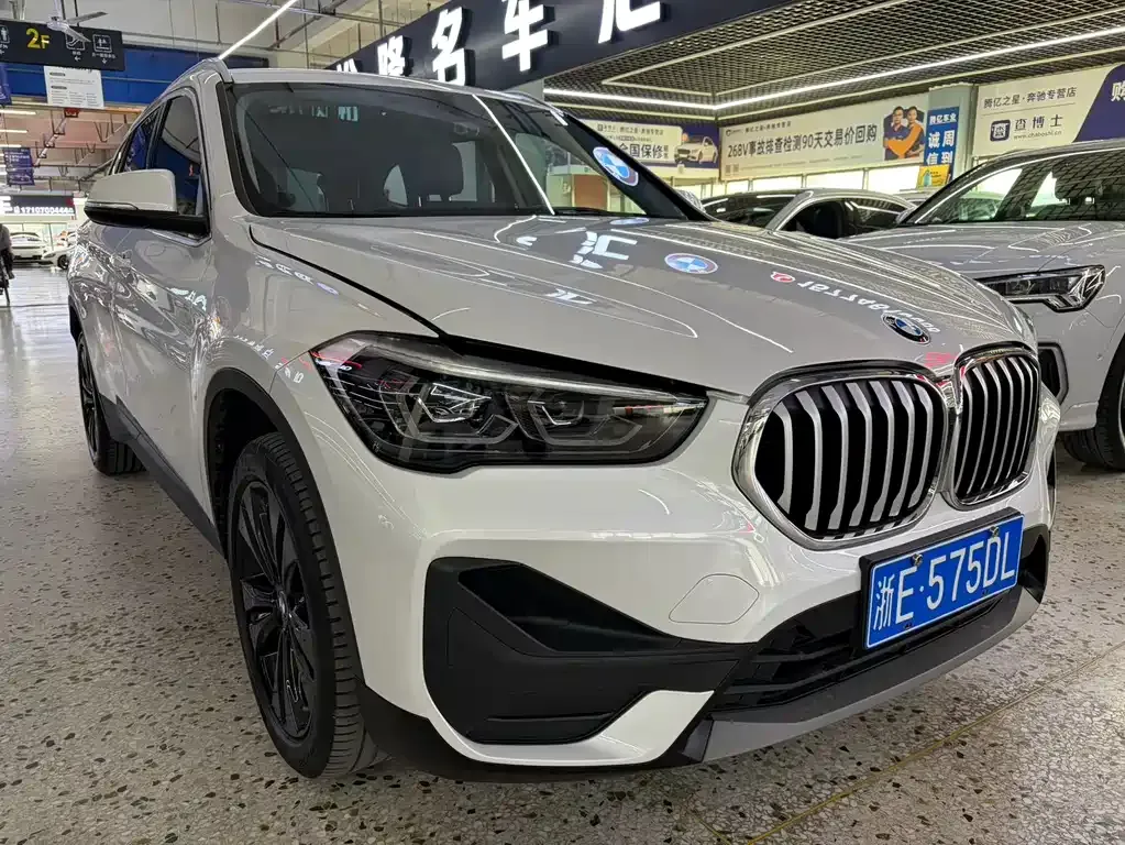 BMW X1 — фото 5