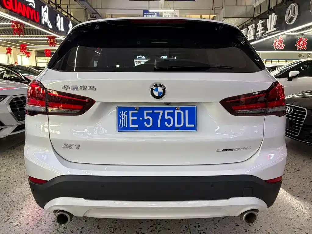 BMW X1 — фото 10
