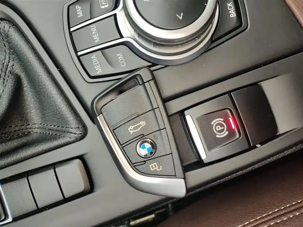 BMW X1 — фото 7