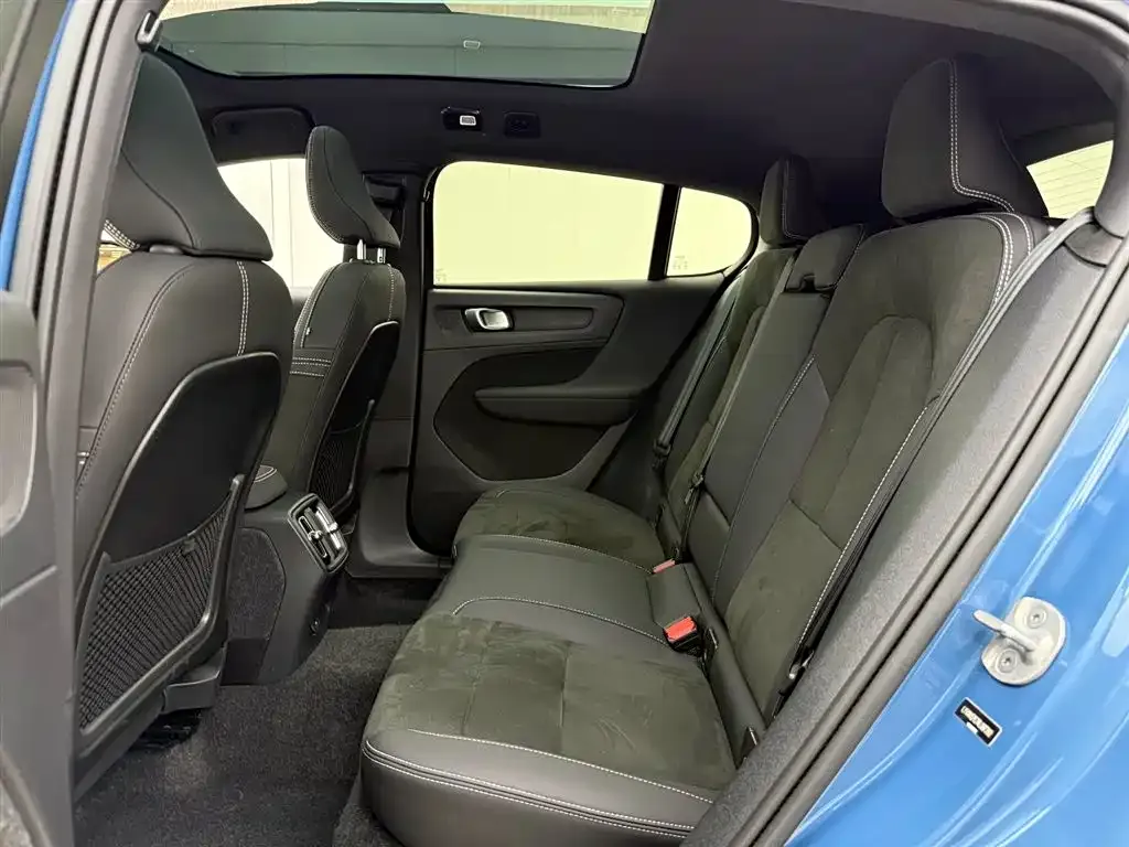 Volvo C40 2024 из CN, фото 6