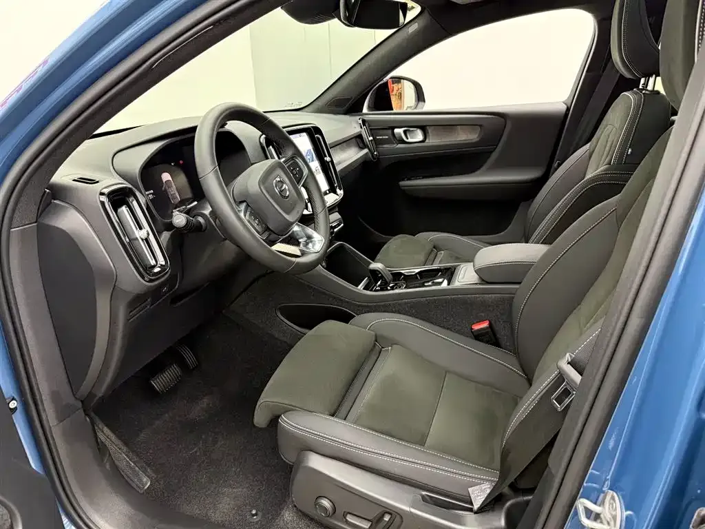 Volvo C40 2024 из CN, фото 8