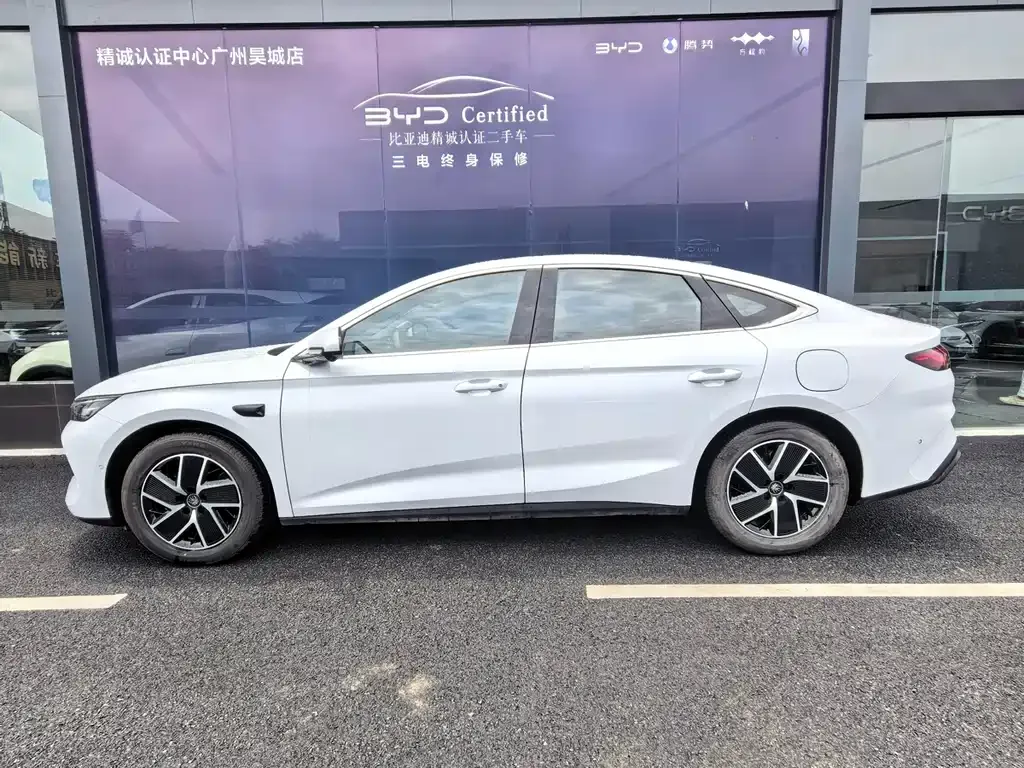 BYD Qin L — фото 9
