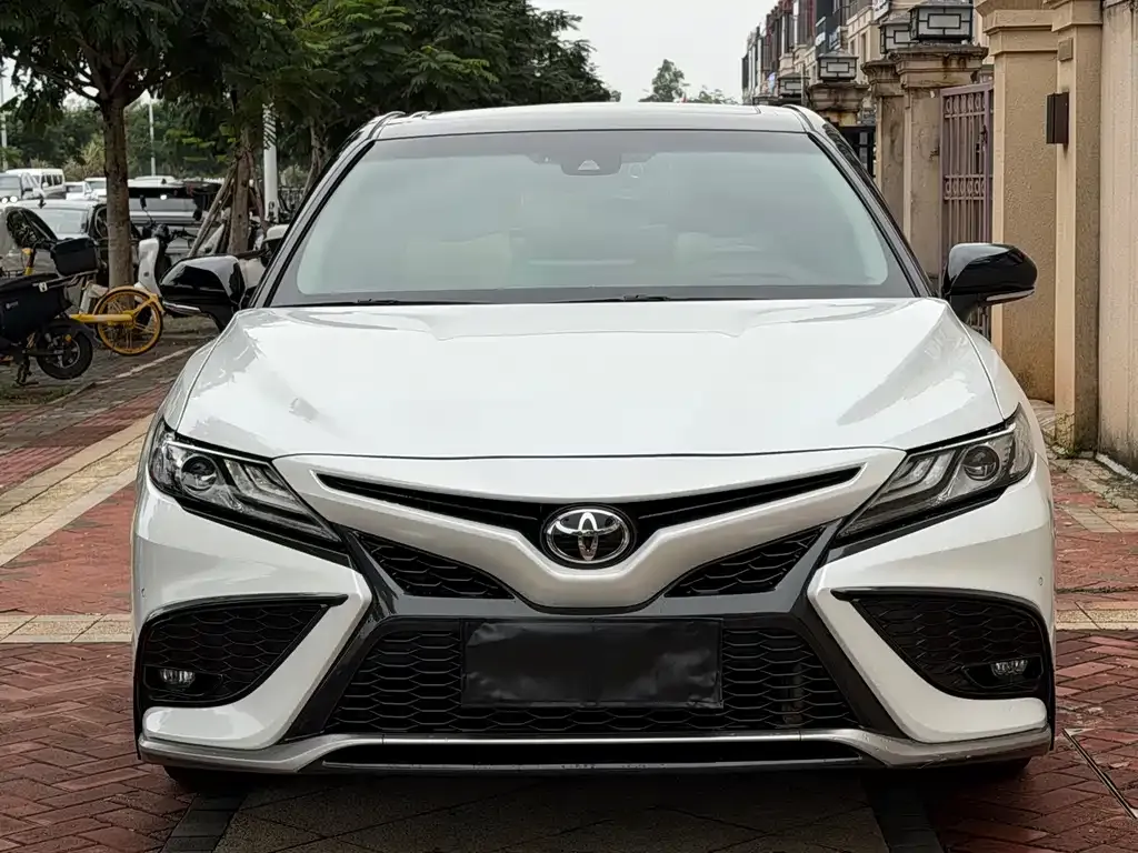 Toyota Camry 2021 из CN, фото 5