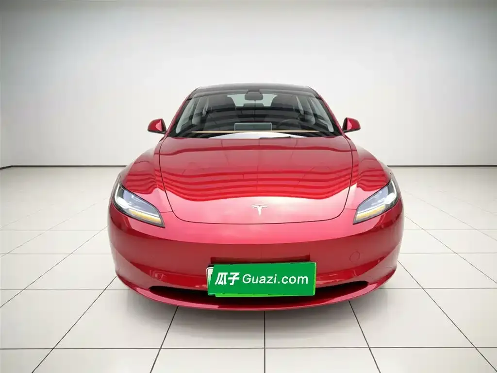 Tesla Model 3 — фото 8