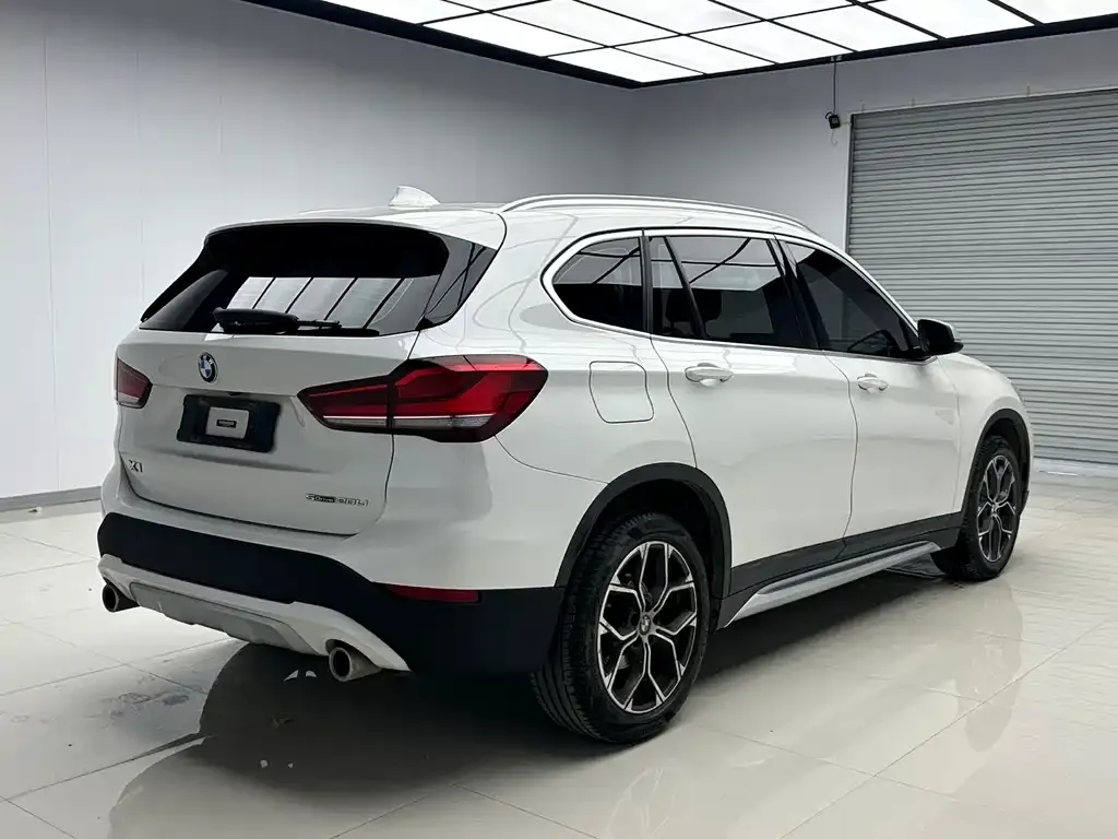 BMW X1 — фото 8