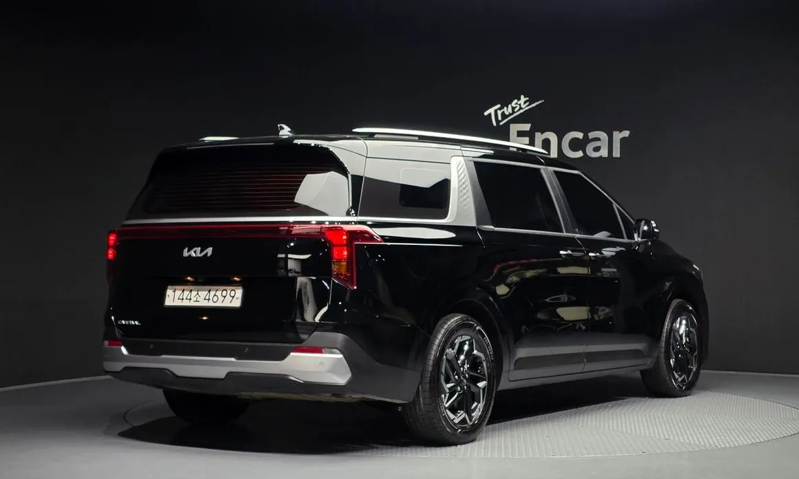 Kia Carnival — фото 4