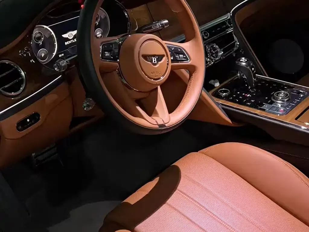 Bentley Flying Spur — фото 2