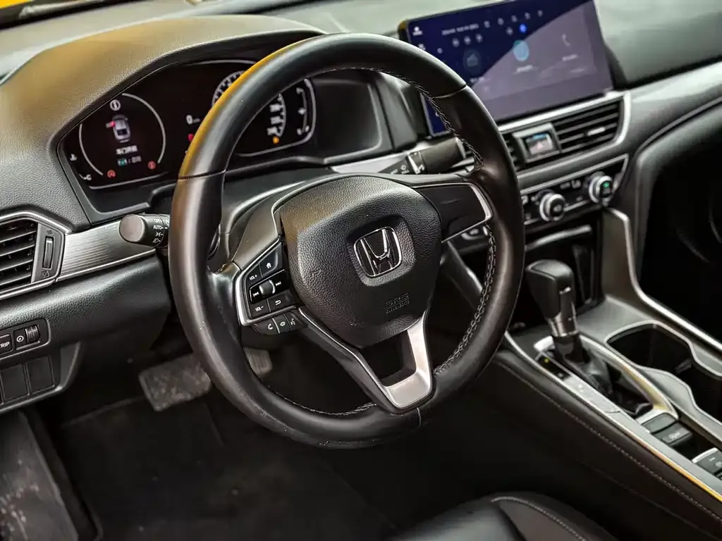 Honda Accord — фото 7