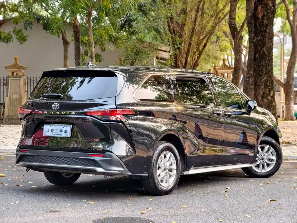 Toyota Granvia 2024 из CN, фото 5