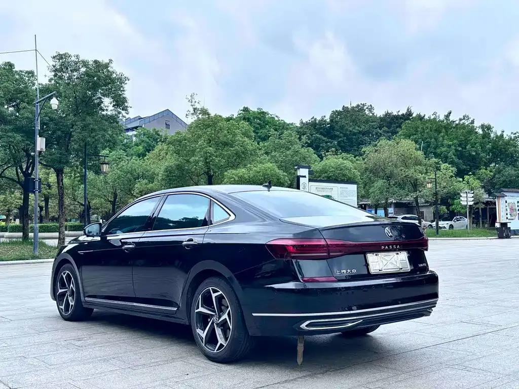 Volkswagen Passat — фото 10