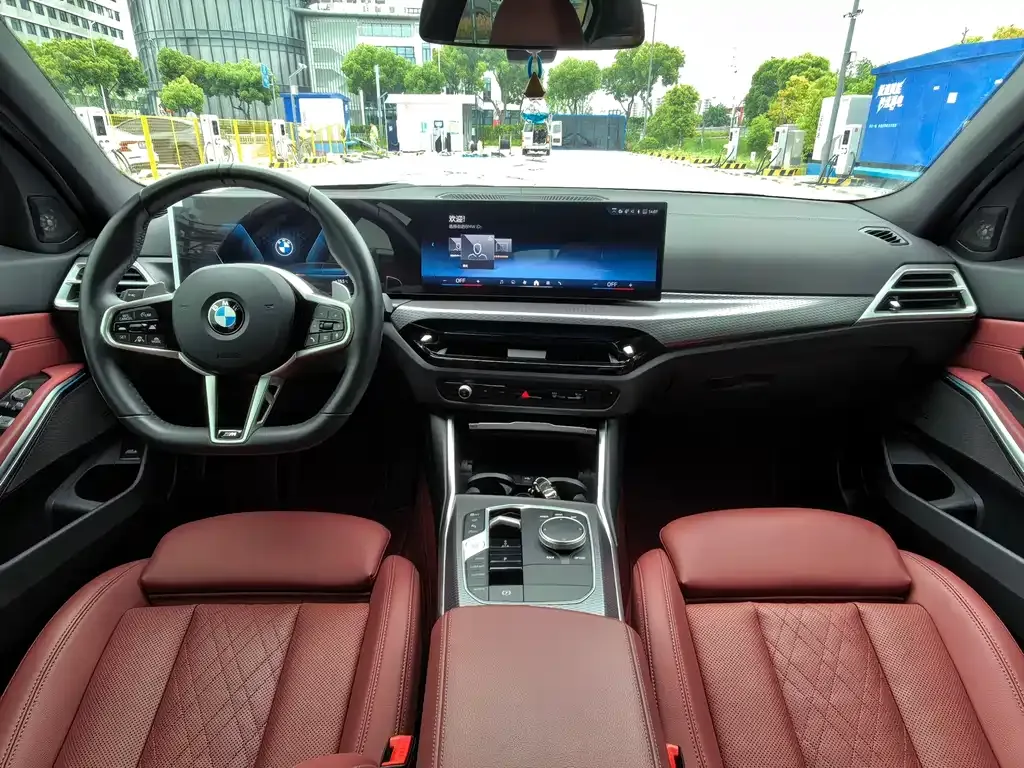BMW 3 Series 2024 из CN, фото 10