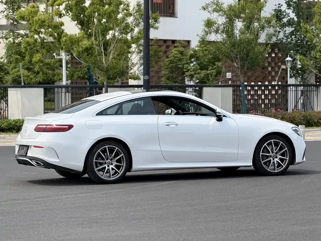 Mercedes-Benz E-Class (Import) — фото 10