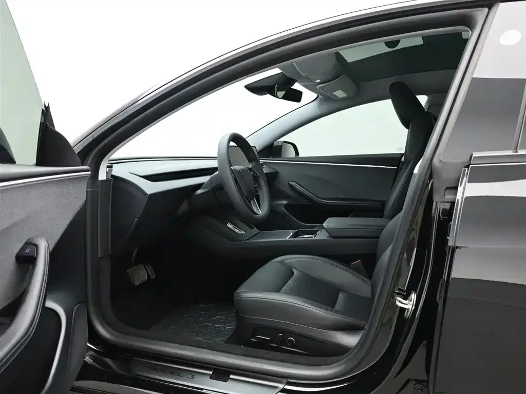 Tesla Model 3 — фото 10