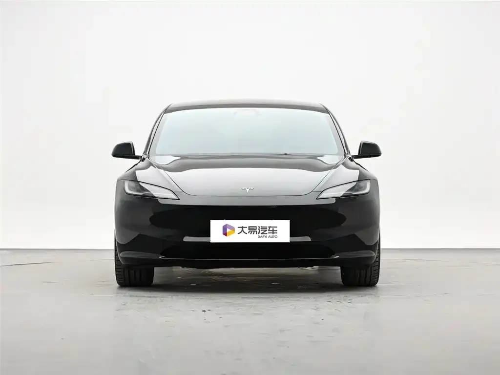 Tesla Model 3 — фото 3