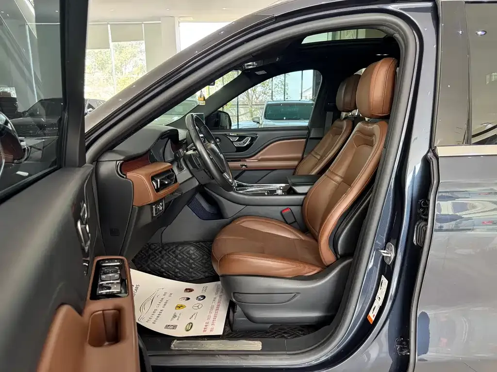 Lincoln Aviator — фото 10