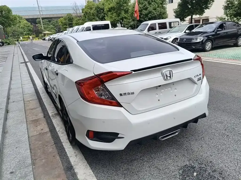 Honda Civic — фото 3