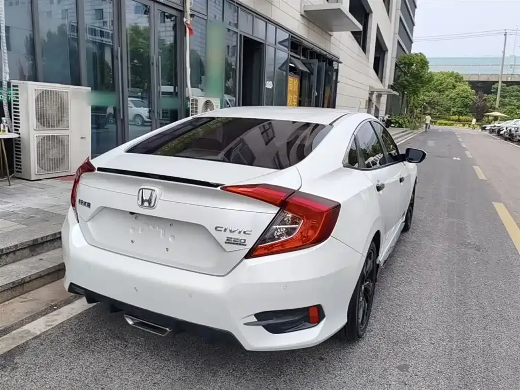 Honda Civic — фото 5