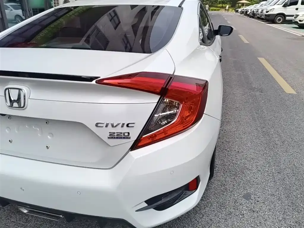 Honda Civic — фото 6