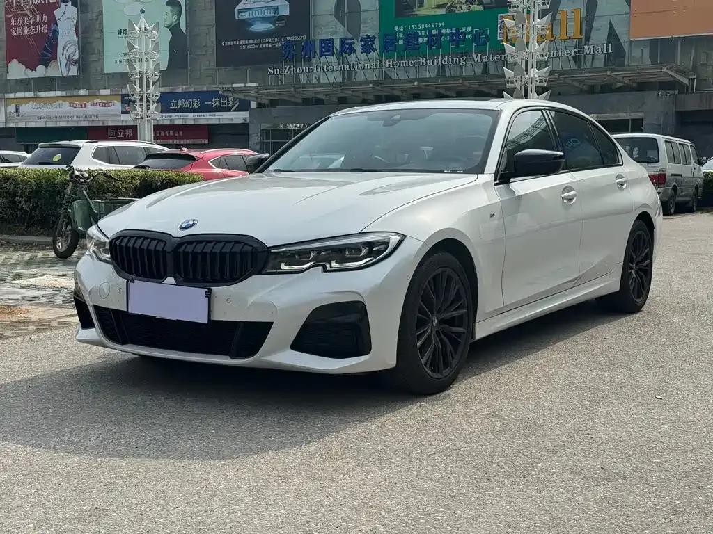 BMW 3 Series 2022 из CN, фото 1