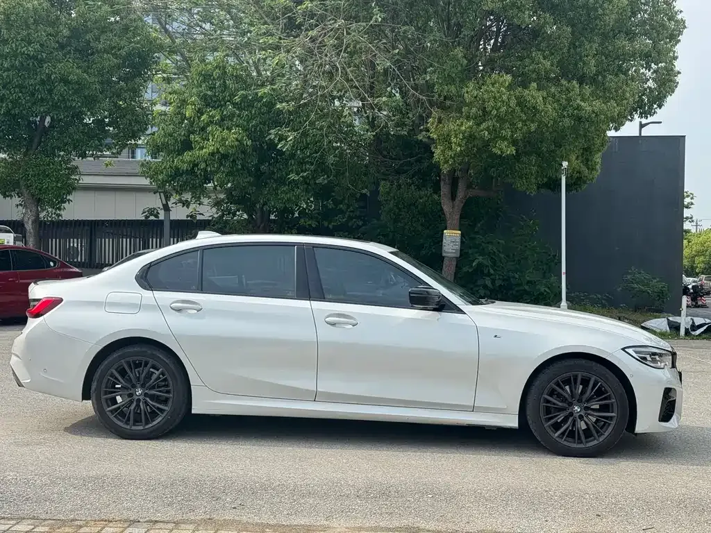 BMW 3 Series 2022 из CN, фото 6