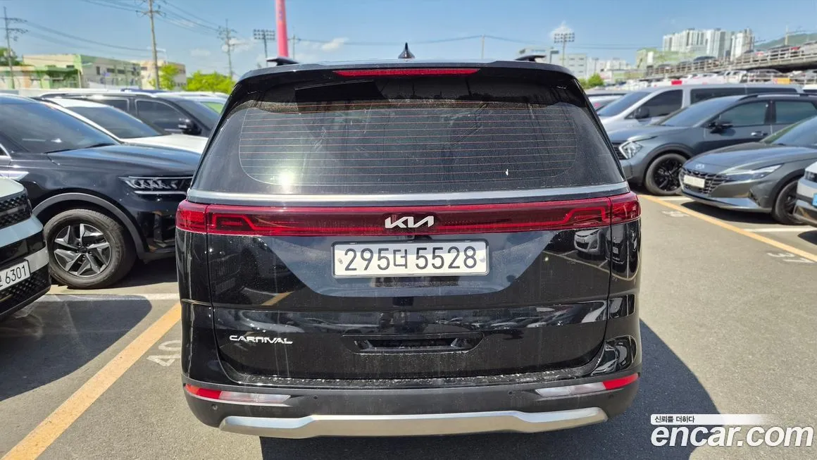 Kia Carnival — фото 9