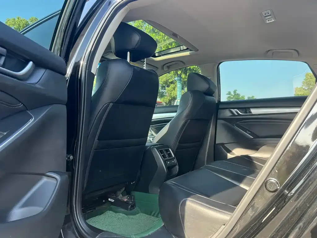 Honda Accord — фото 3