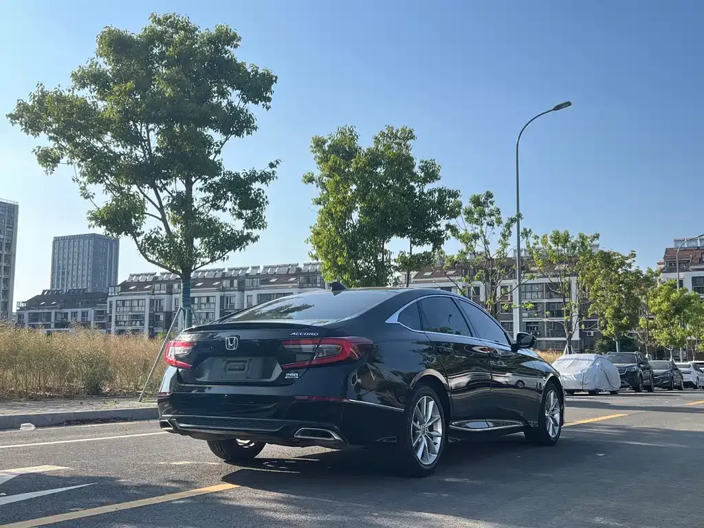 Honda Accord — фото 5