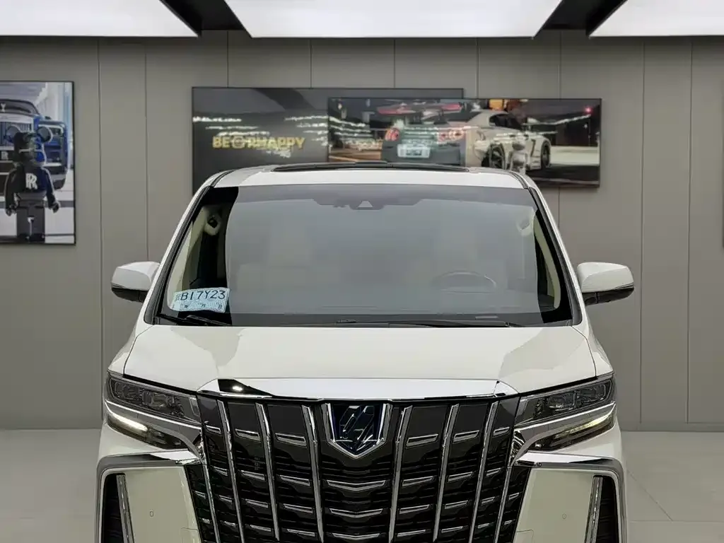 Toyota Alphard — фото 5
