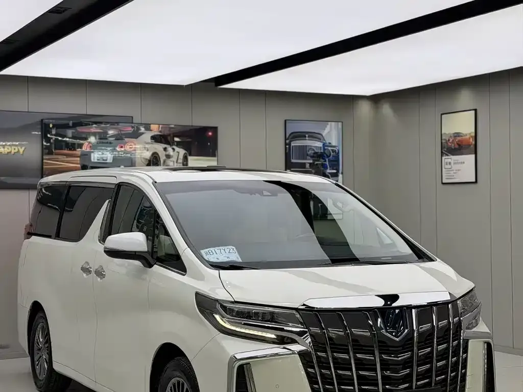 Toyota Alphard — фото 6