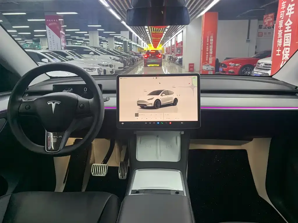 Tesla Model Y — фото 6