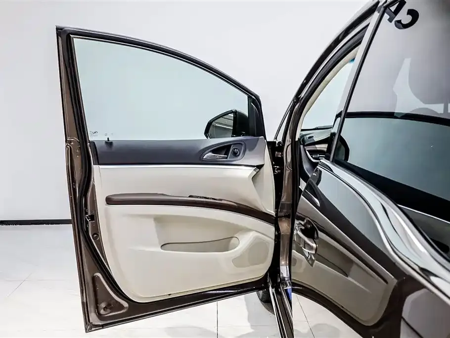 Buick GL8 2024 из CN, фото 4