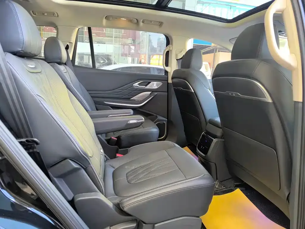 Hongqi HS7 PHEV 2024 из CN, фото 2