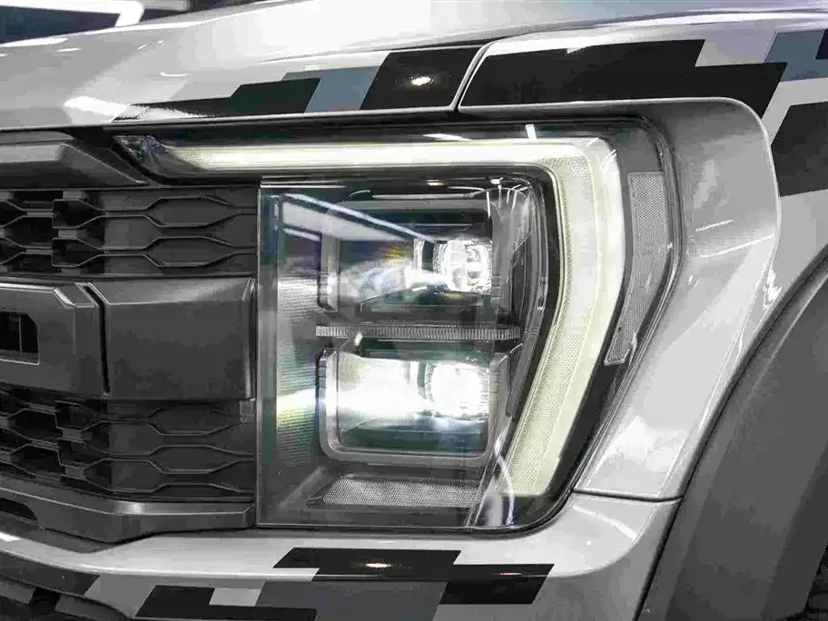 Ford F-150 Raptor — фото 6