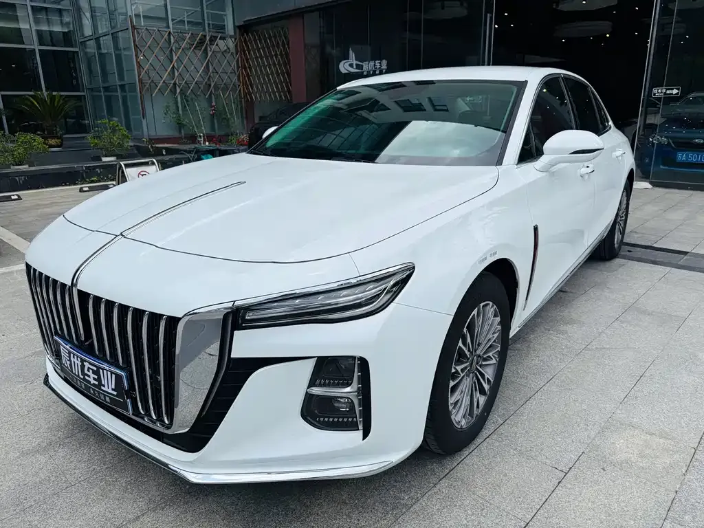 Hongqi H5 — фото 1
