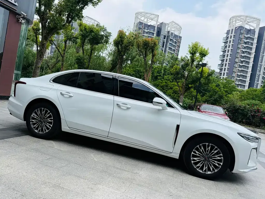 Hongqi H5 — фото 3