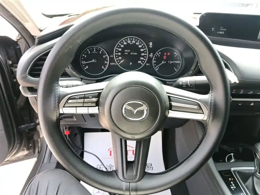 Mazda 3 Axela — фото 10