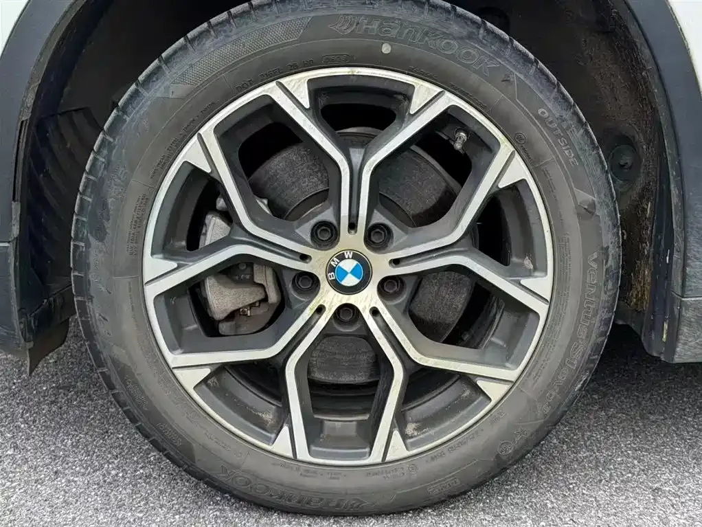 BMW X1 — фото 8