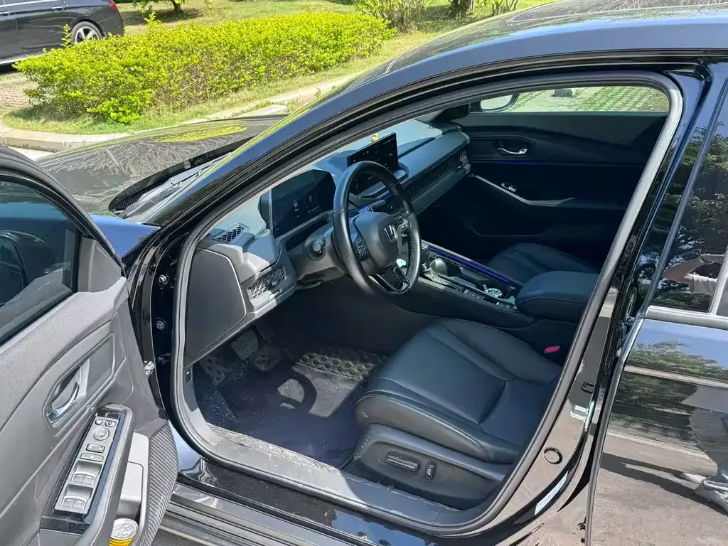 Honda Accord — фото 8