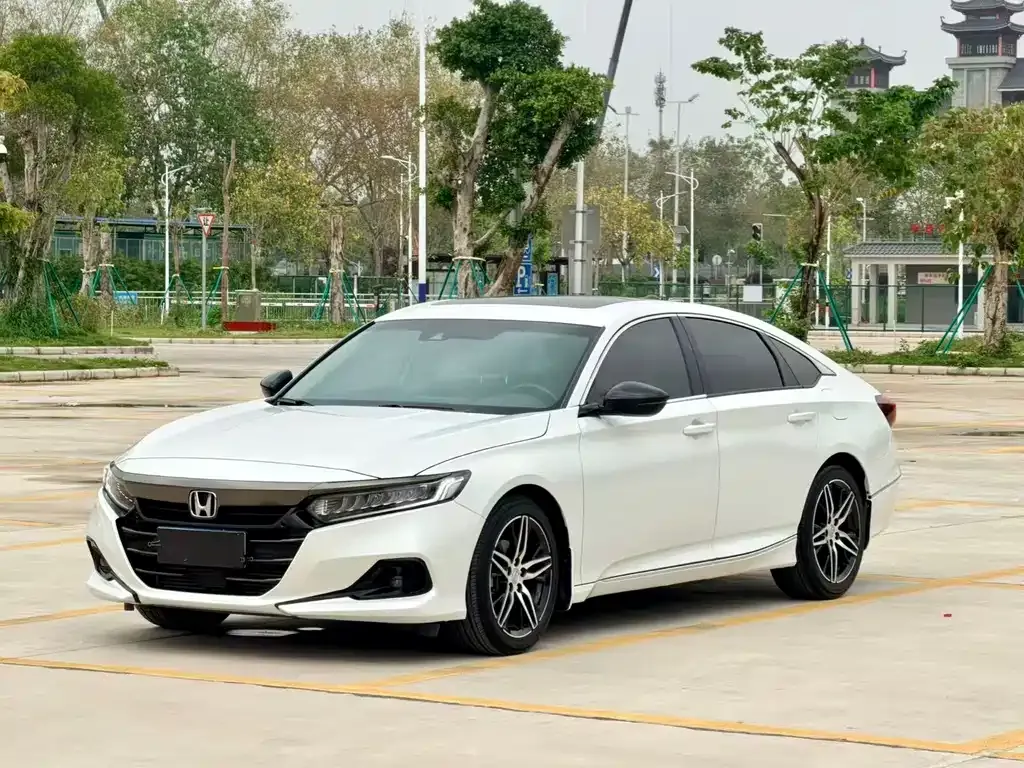 Honda Accord — фото 1