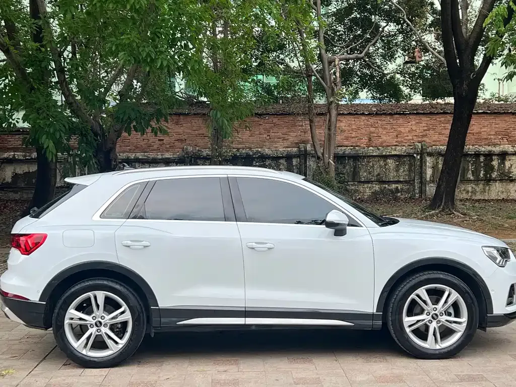 Audi Q3 — фото 8