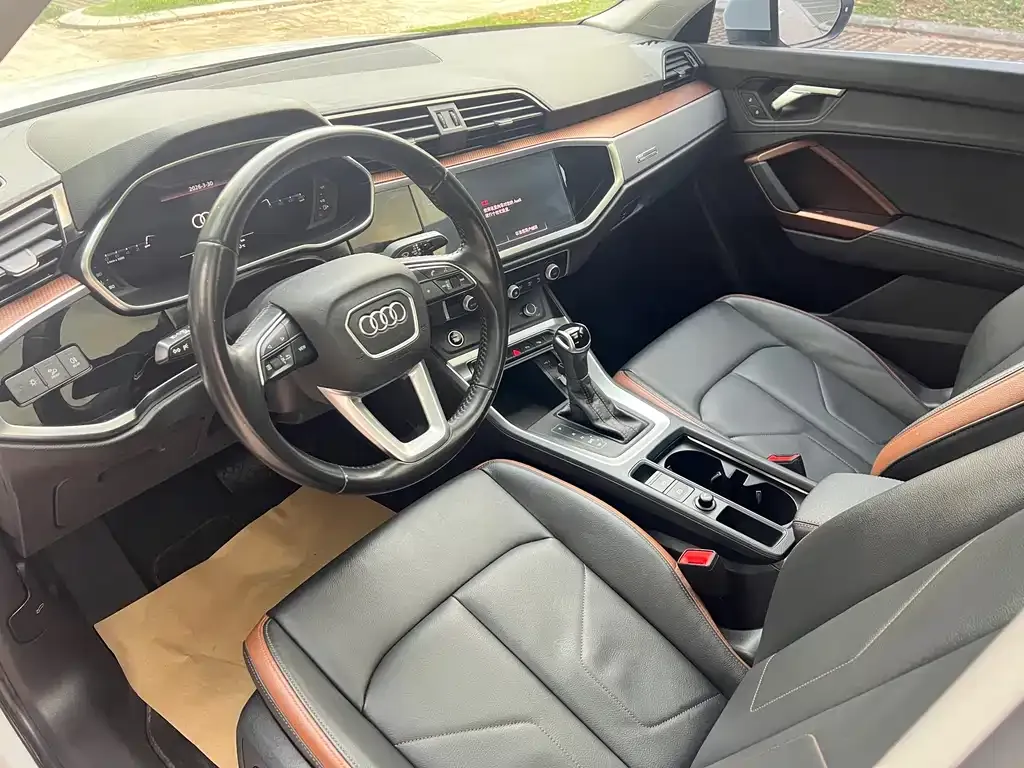 Audi Q3 — фото 10