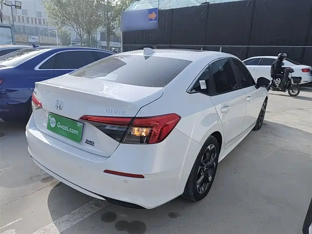 Honda Civic — фото 10