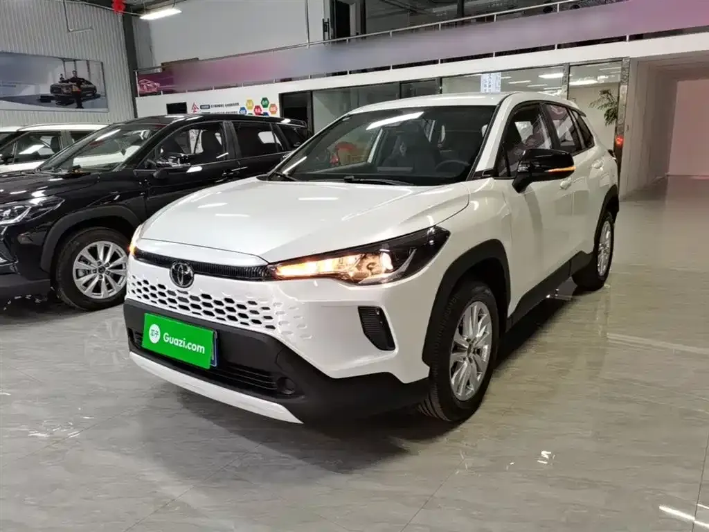 Toyota Corolla Cross — фото 1