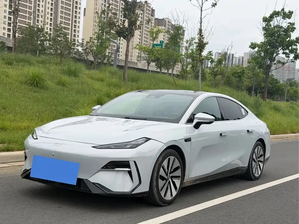 Geely Galaxy E8
