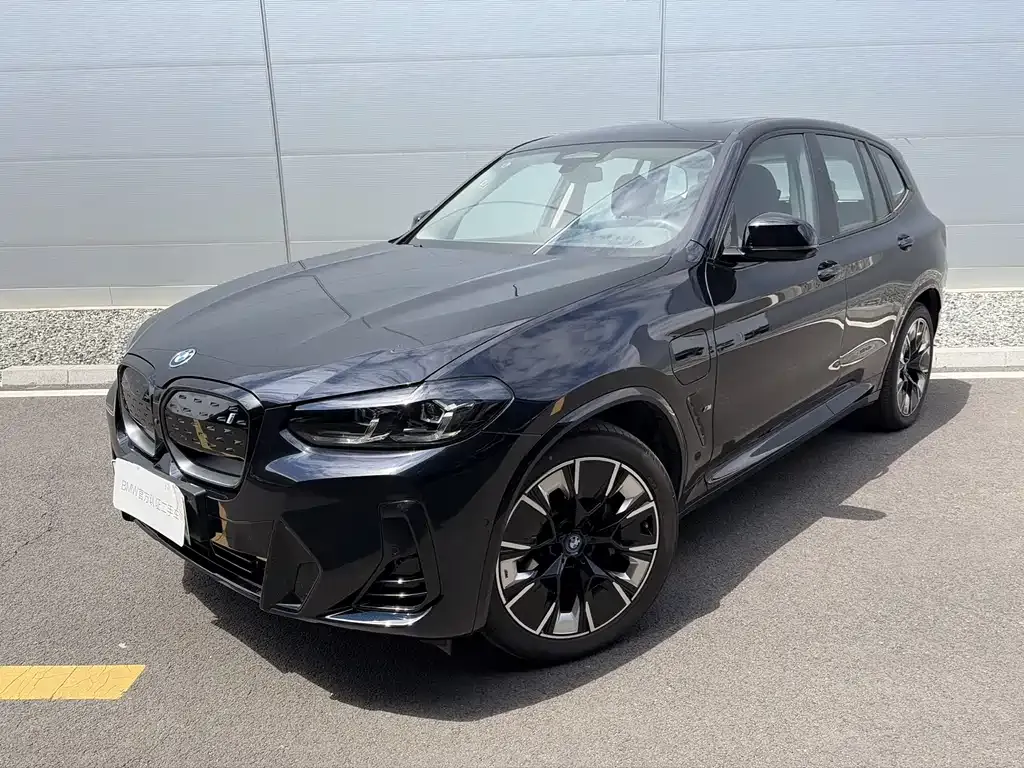 BMW iX3 — фото 1