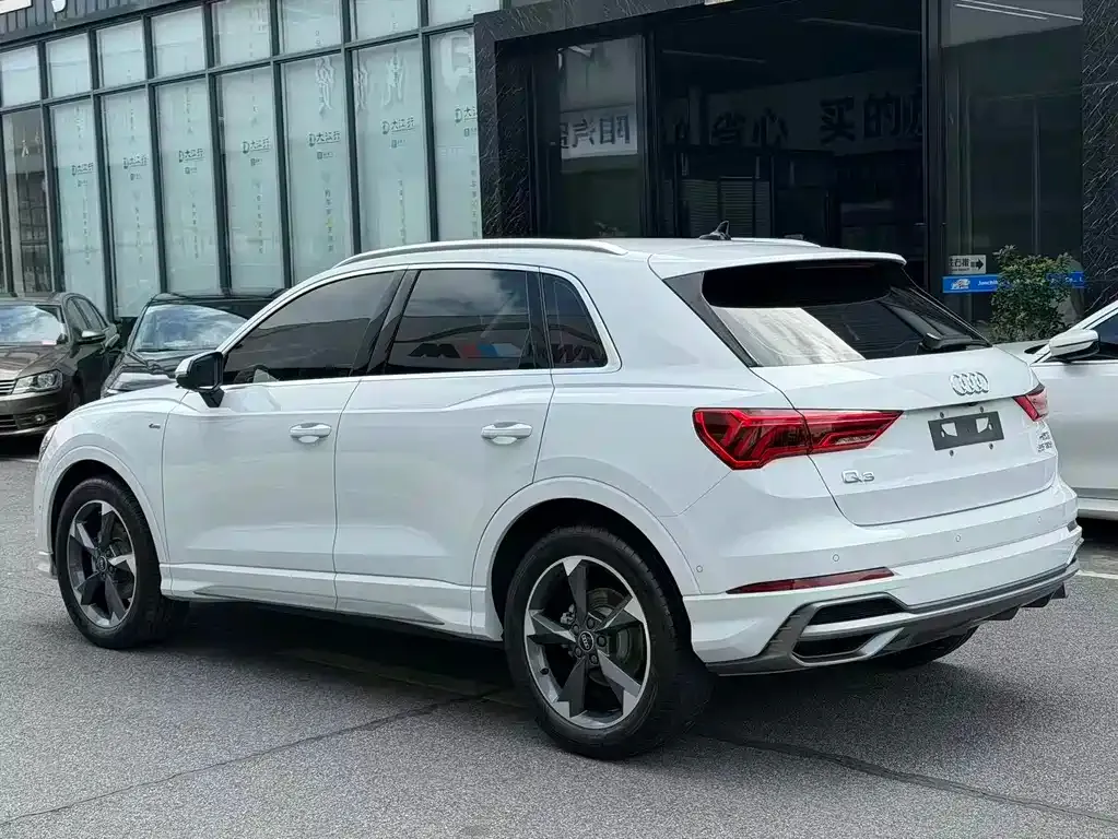 Audi Q3 — фото 10