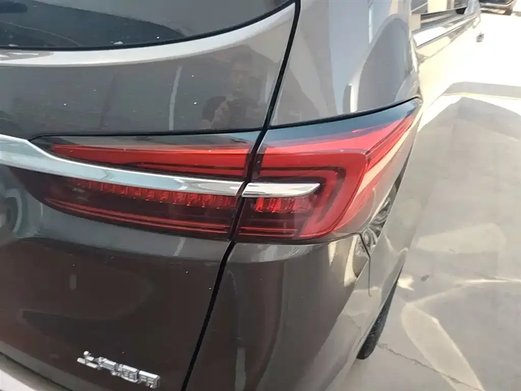 Buick GL8 2022 из CN, фото 2