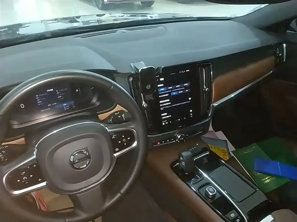 Volvo S90 PHEV 2023 из CN, фото 3