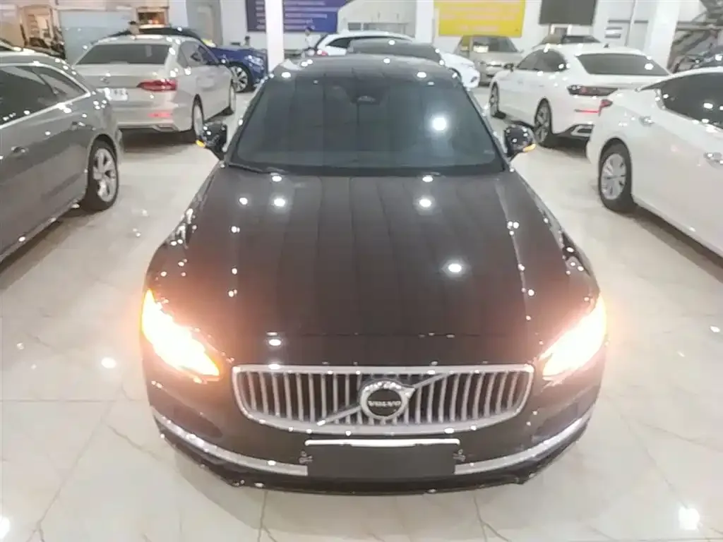 Volvo S90 PHEV 2023 из CN, фото 5