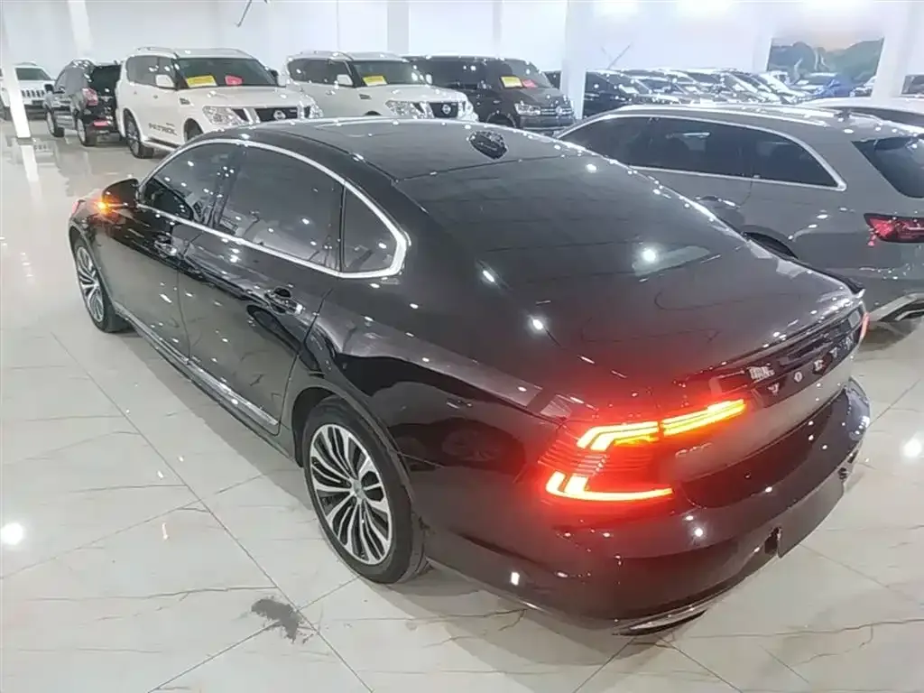 Volvo S90 PHEV 2023 из CN, фото 4